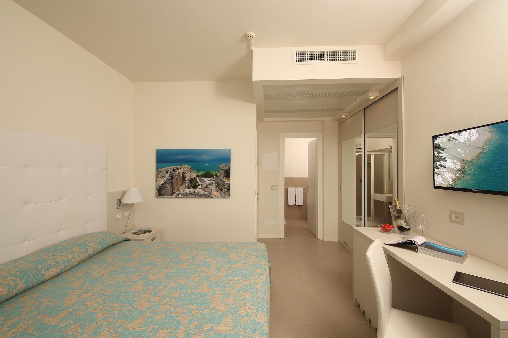 Hotel Residence Holiday 3* Sirmione