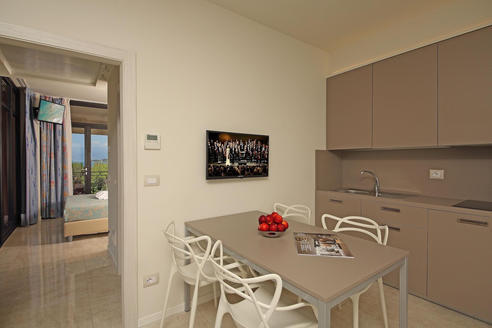 Hotel Residence Holiday 3* Sirmione