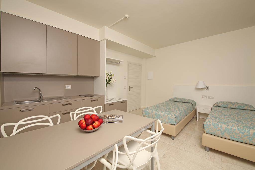 Aparthotel Hotel Residence Holiday 3*
