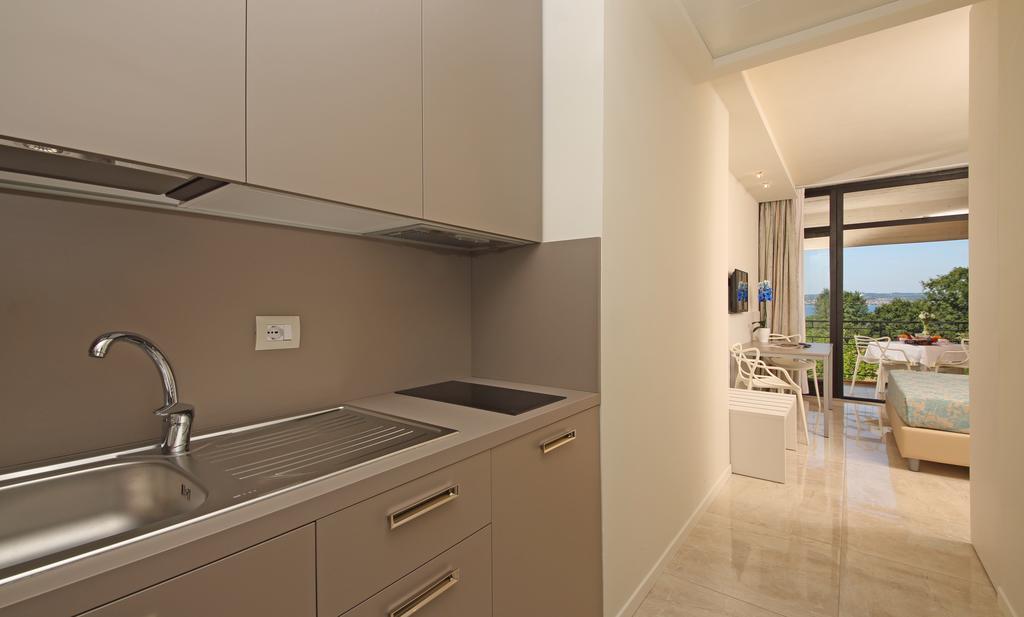 Hotel Residence Holiday Aparthotel 3*