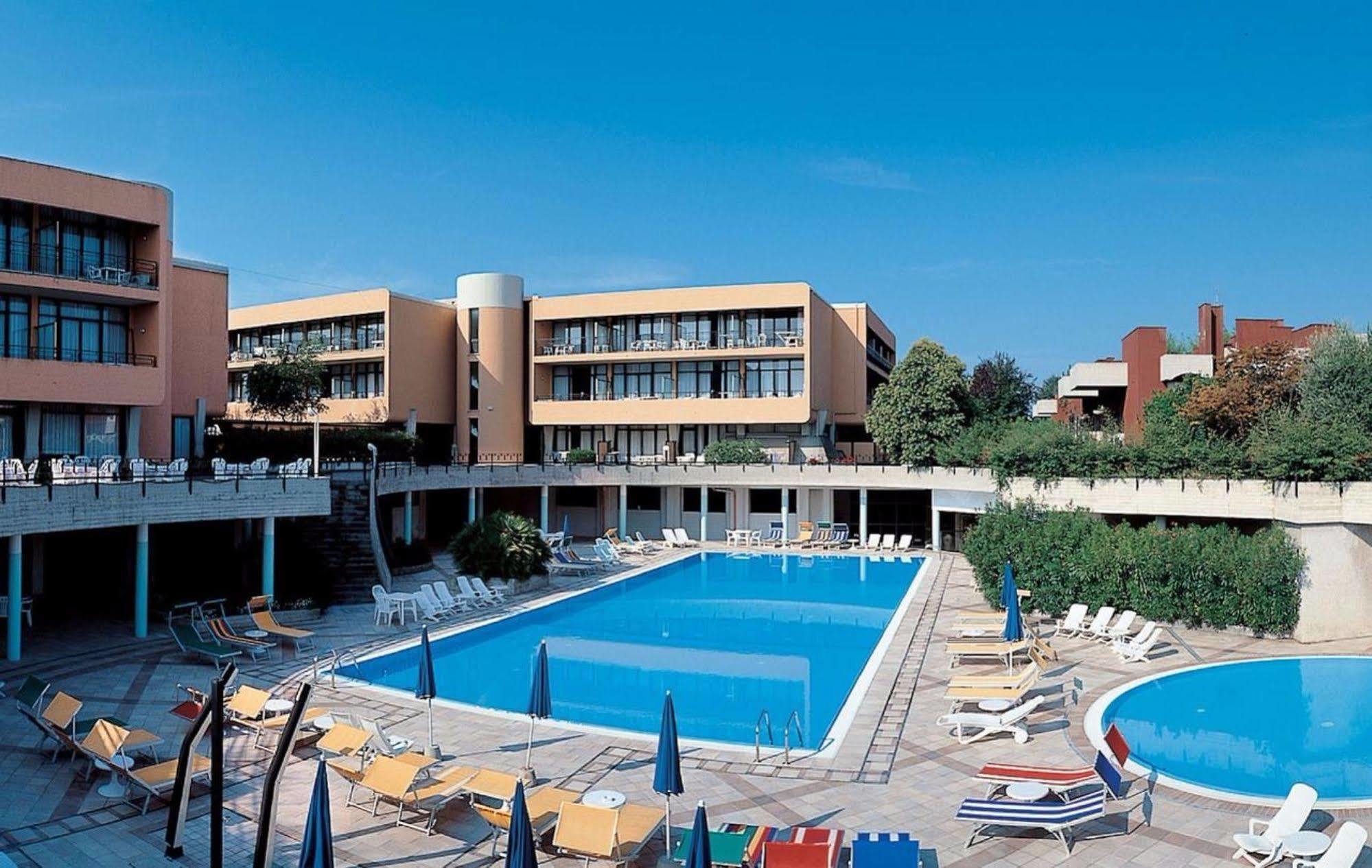 Hotel Residence Holiday 3* Sirmione